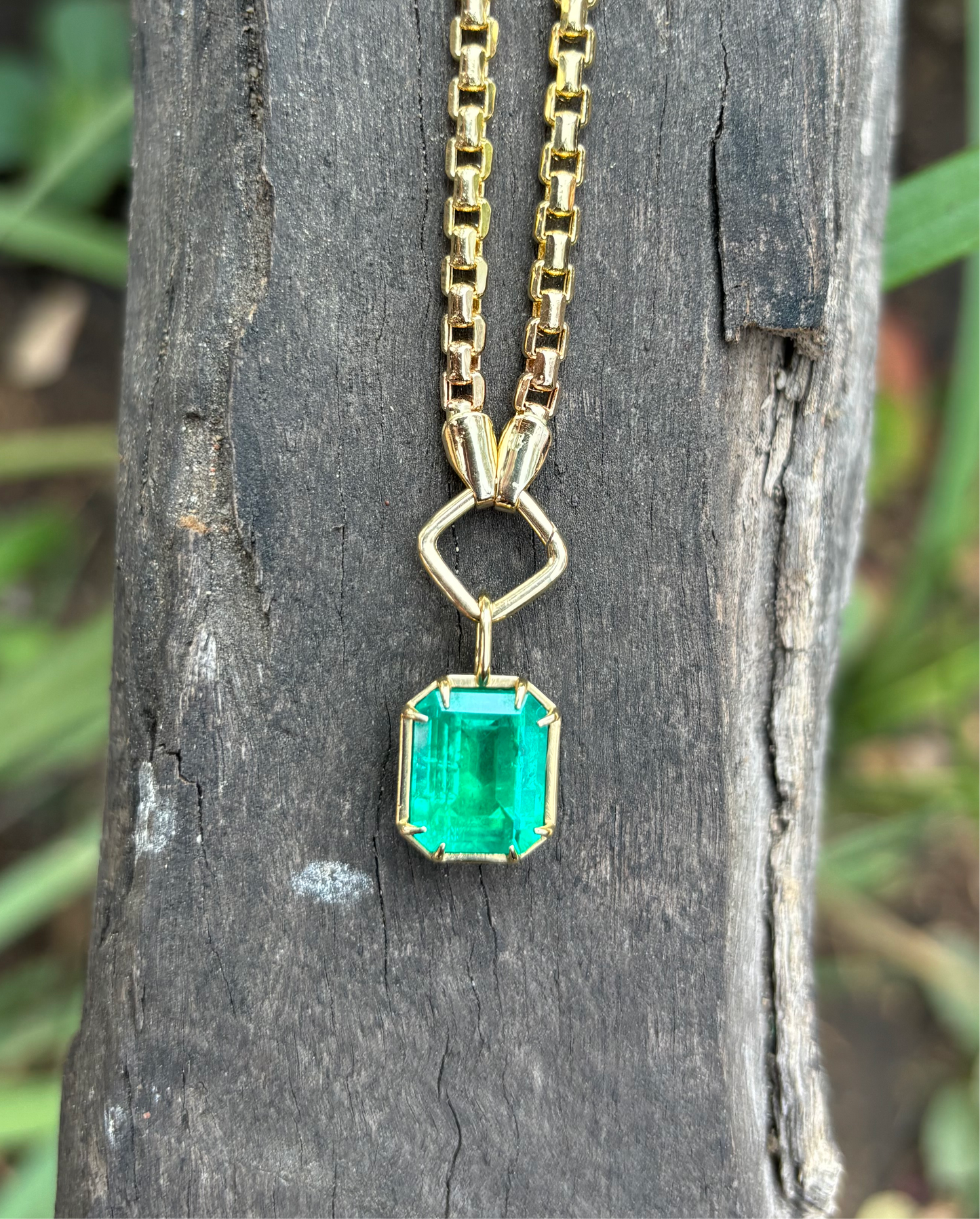 Solitaire Pendant N/S Emerald